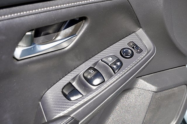Used 2024 Nissan Sentra SV FWD image 32