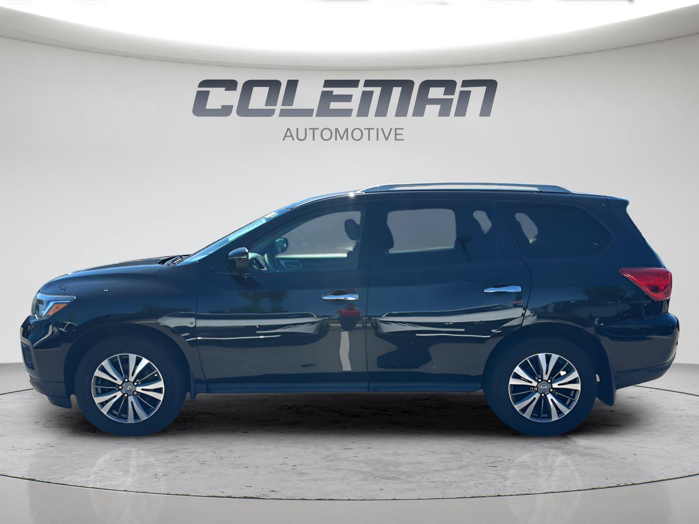 Used 2020 Nissan Pathfinder S AWD/4WD image 1