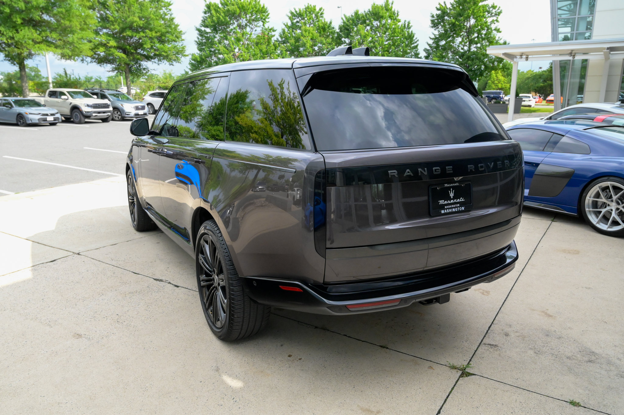 Used 2023 Land Rover Range Rover Long Wheelbase First Edition AWD/4WD image 7
