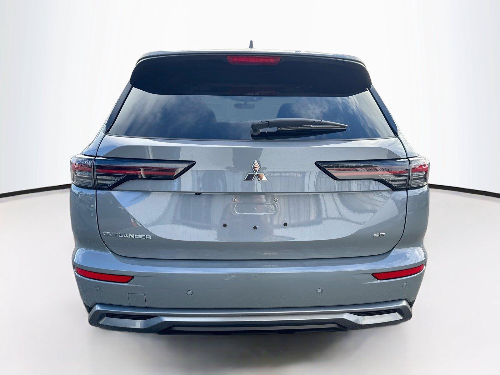 New 2026 Mitsubishi Outlander SE FWD image 4