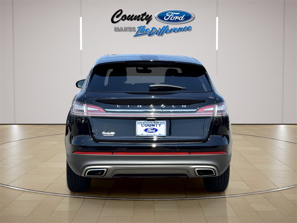 Used 2022 Lincoln Nautilus Reserve w/ Equipment Group 201A image 11