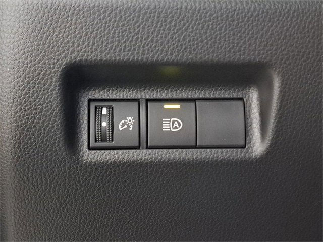 Used 2025 Toyota RAV4 XLE image 23