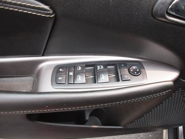 Used 2019 Dodge Journey Crossroad w/ Nav & Sun Group FWD image 9