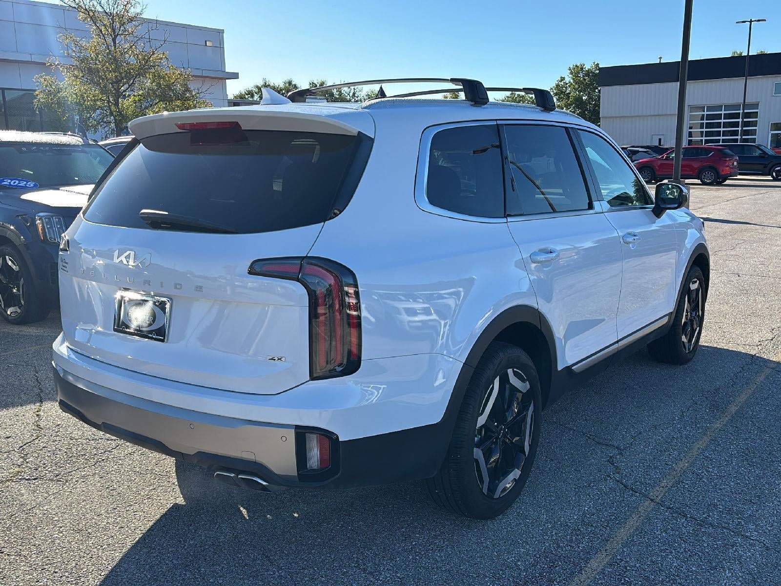 Certified 2025 Kia Telluride EX w/ EX Captain's Chair Package AWD/4WD image 6