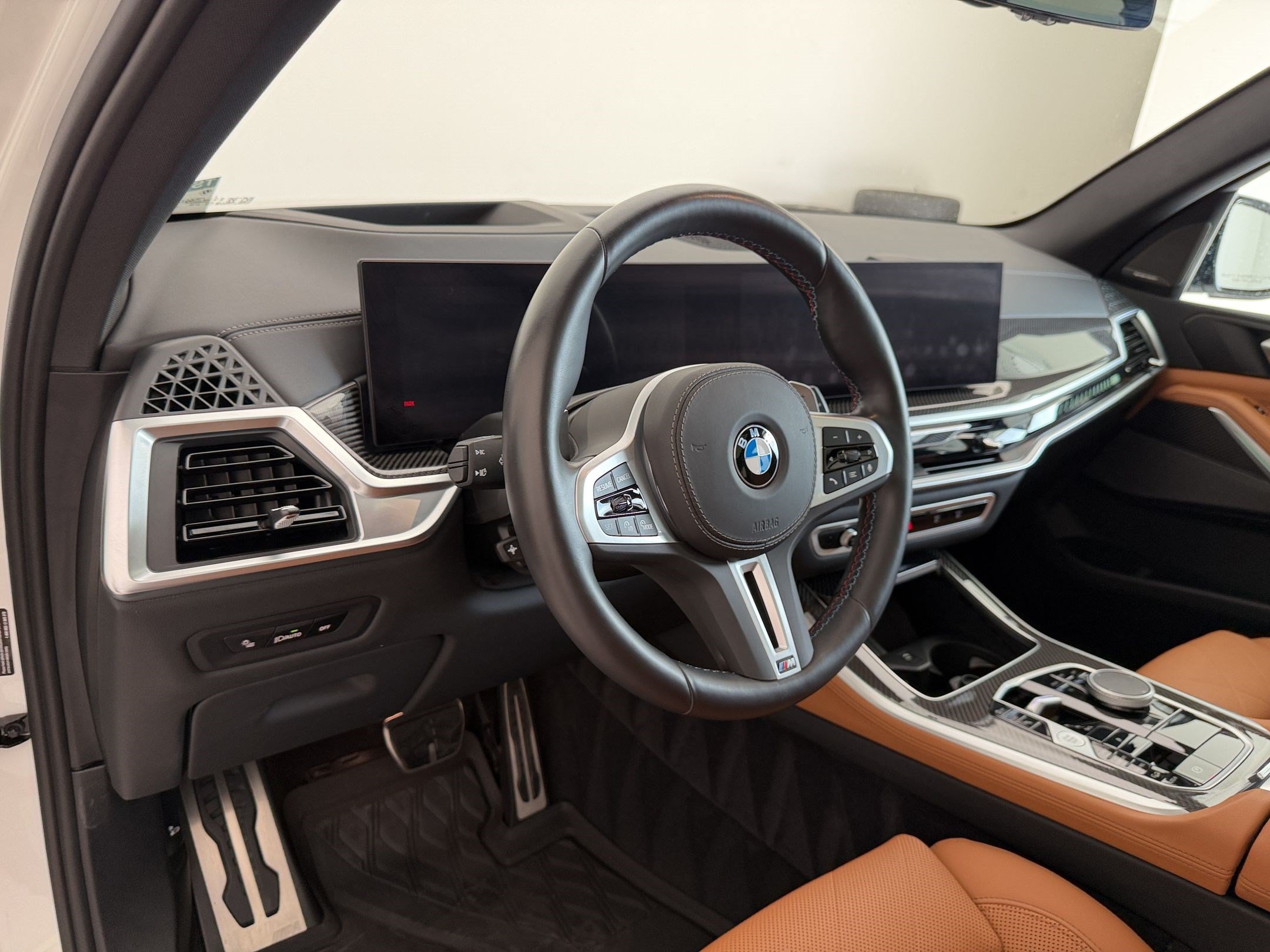 Certified 2025 BMW X5 M60i w/ Climate Comfort Package AWD/4WD image 4