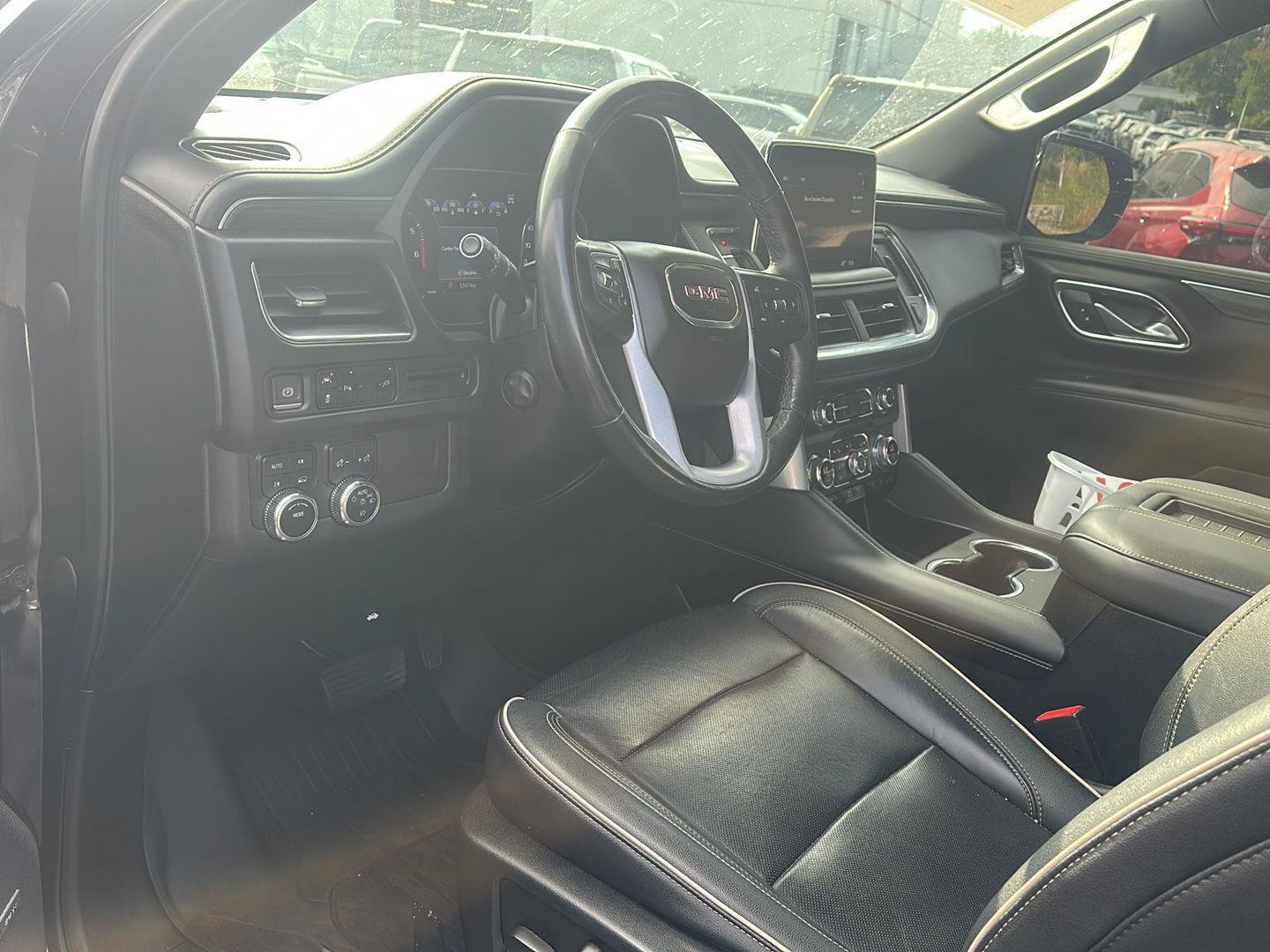 Used 2021 GMC Yukon XL SLT w/ SLT Premium Package AWD/4WD image 6