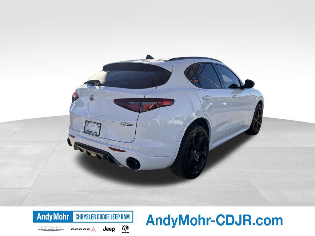 Used 2023 Alfa Romeo Stelvio Veloce AWD/4WD image 7