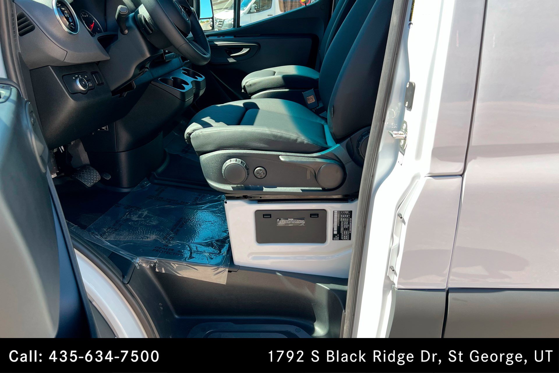 Used 2025 Mercedes-Benz Sprinter 2500 image 16