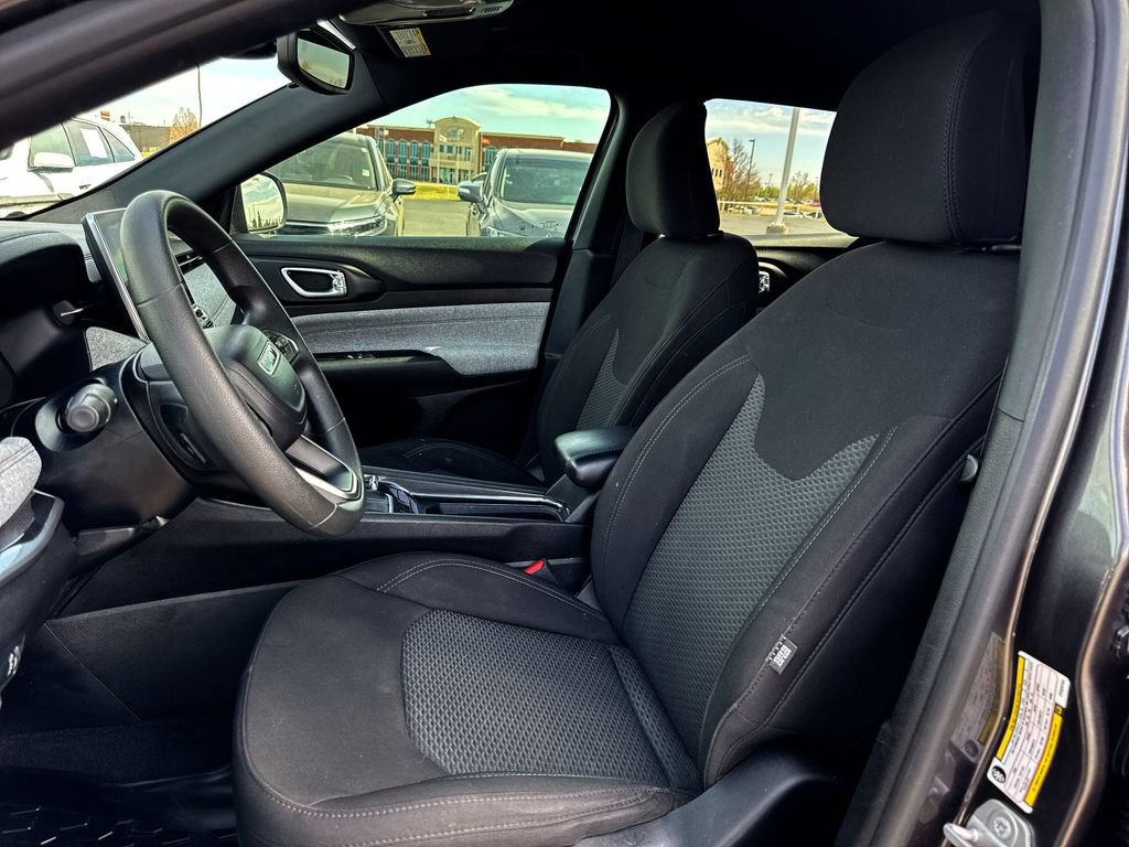Used 2023 Jeep Compass Sport AWD/4WD image 11