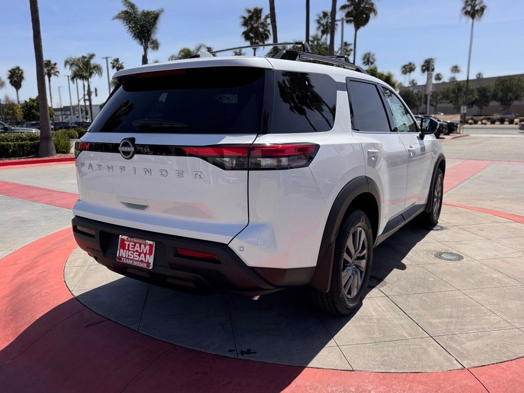 New 2025 Nissan Pathfinder SV image 7