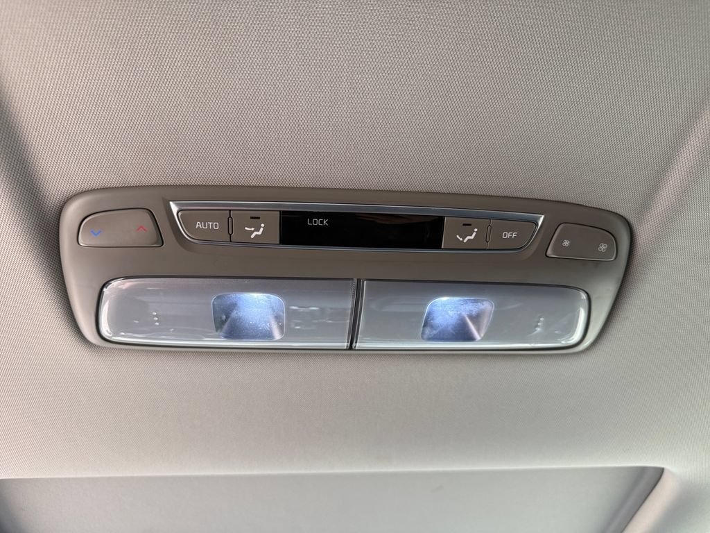 Used 2025 Kia Telluride S AWD/4WD image 39