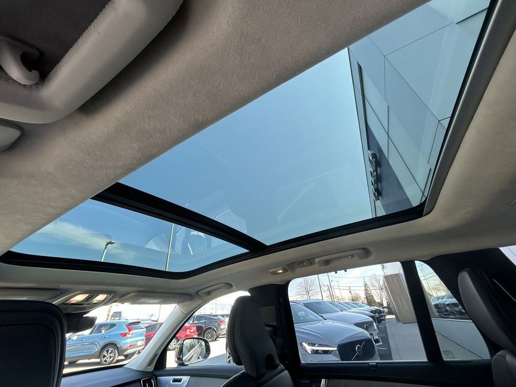 Certified 2025 Volvo XC90 T8 Ultra image 24