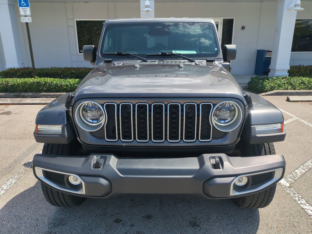 Used 2025 Jeep Wrangler Sahara 4xe image 4
