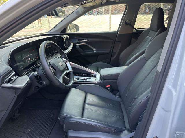 Used 2025 Audi Q5 Premium Plus w/ Premium Plus AWD/4WD image 12