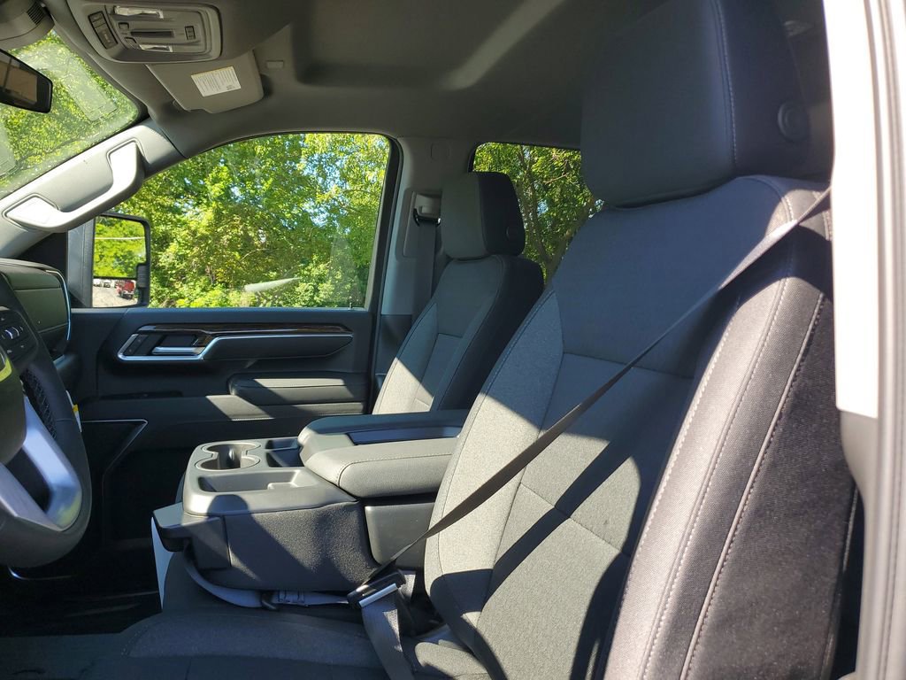 New 2026 GMC Sierra 2500 SLE w/ SLE Value Package; AWD/4WD image 16