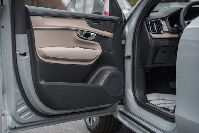 New 2026 Volvo XC90 T8 Ultra w/ Protection Package Premier image 38