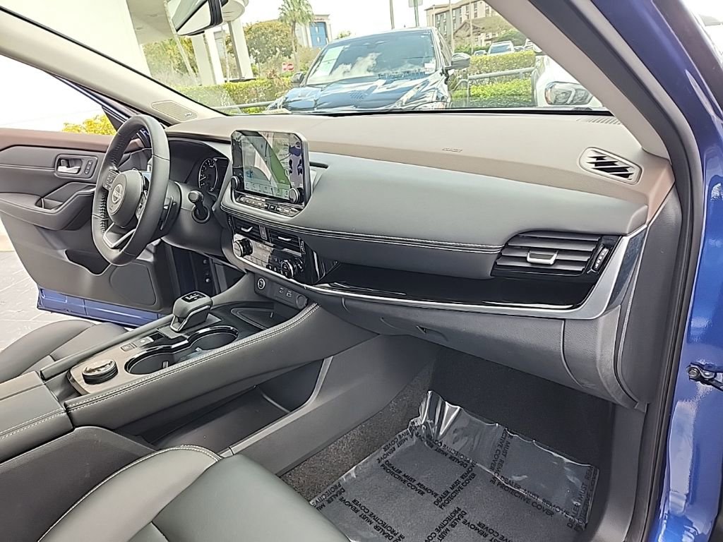 Used 2023 Nissan Rogue SL w/ SL Premium Package image 25