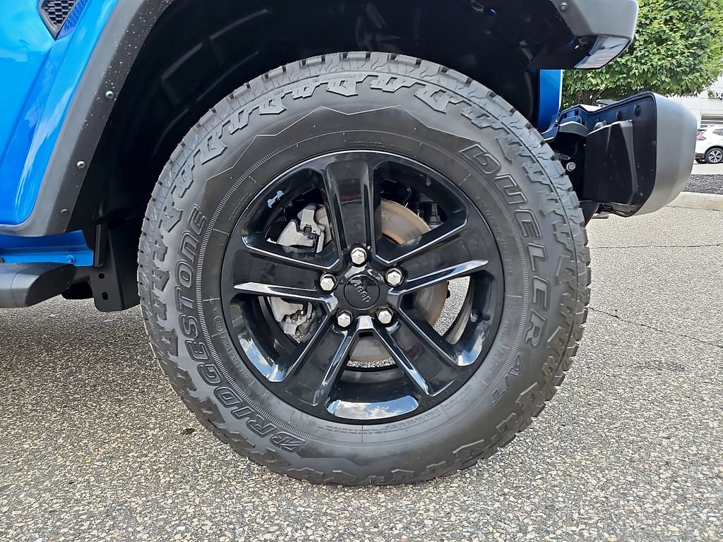 Used 2022 Jeep Wrangler Unlimited Sahara AWD/4WD image 9