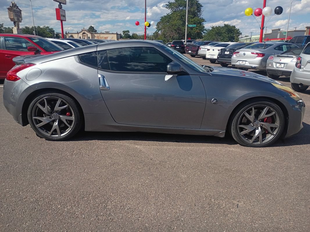 Used 2016 Nissan 370Z Coupe RWD image 9