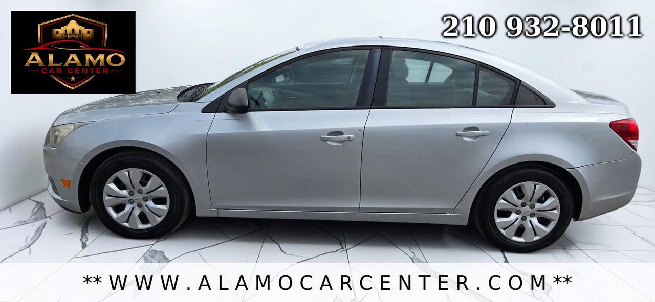 Used 2014 Chevrolet Cruze LS FWD image 2
