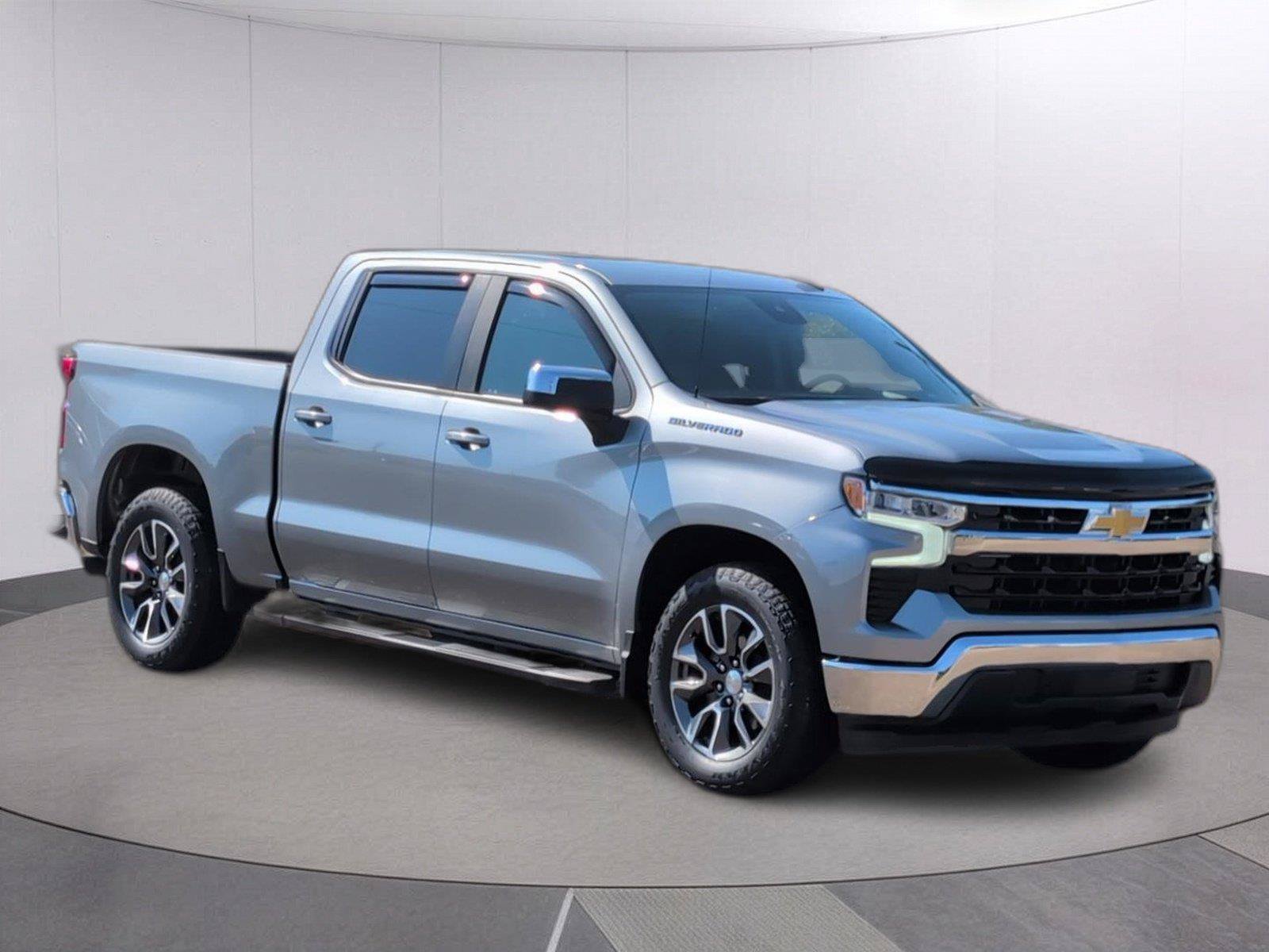 Used 2024 Chevrolet Silverado 1500 LT w/ Leather Package RWD image 8
