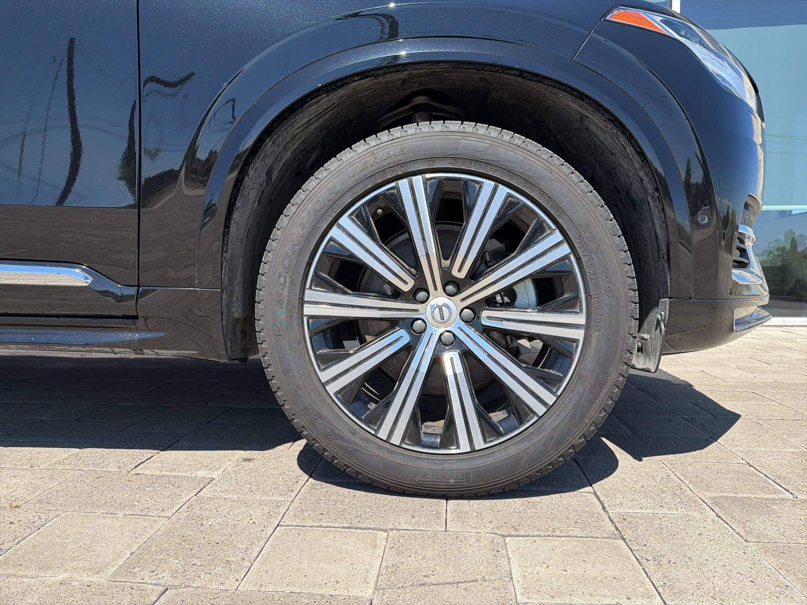Used 2025 Volvo XC90 B6 Plus AWD/4WD image 8