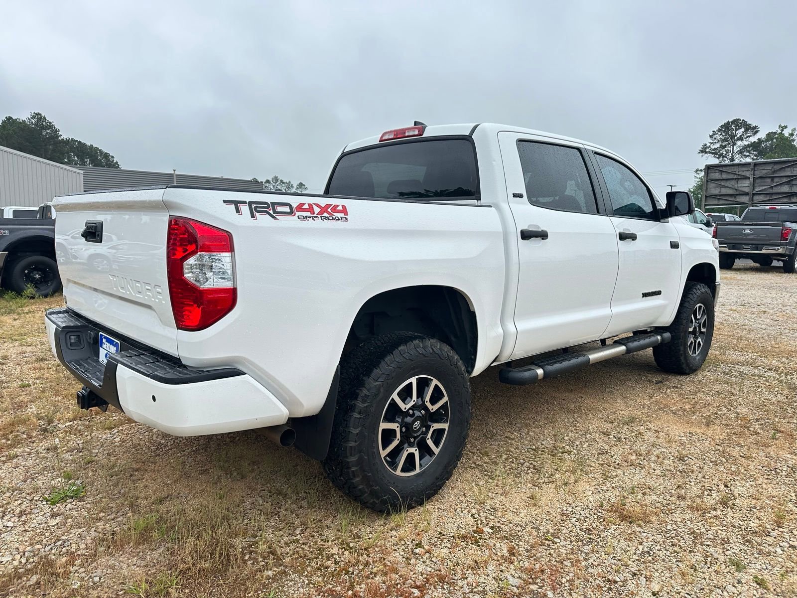 Used 2020 Toyota Tundra SR5 w/ TRD Off-Road Package AWD/4WD image 5