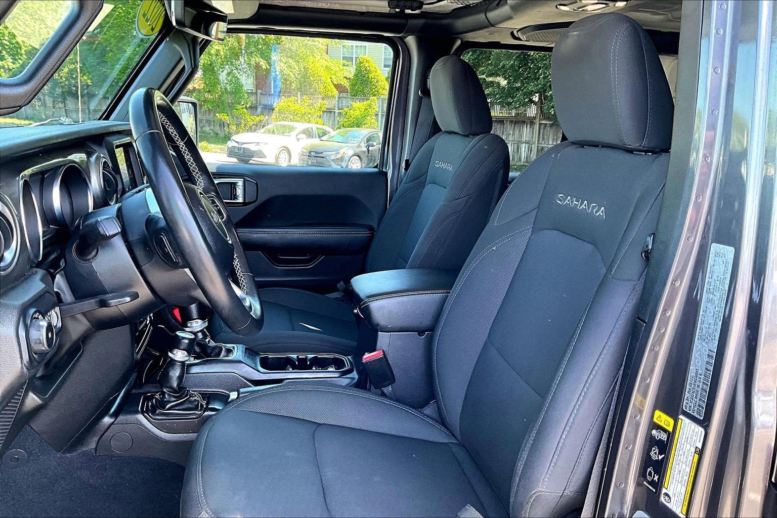 Used 2022 Jeep Wrangler Unlimited Sahara AWD/4WD image 22