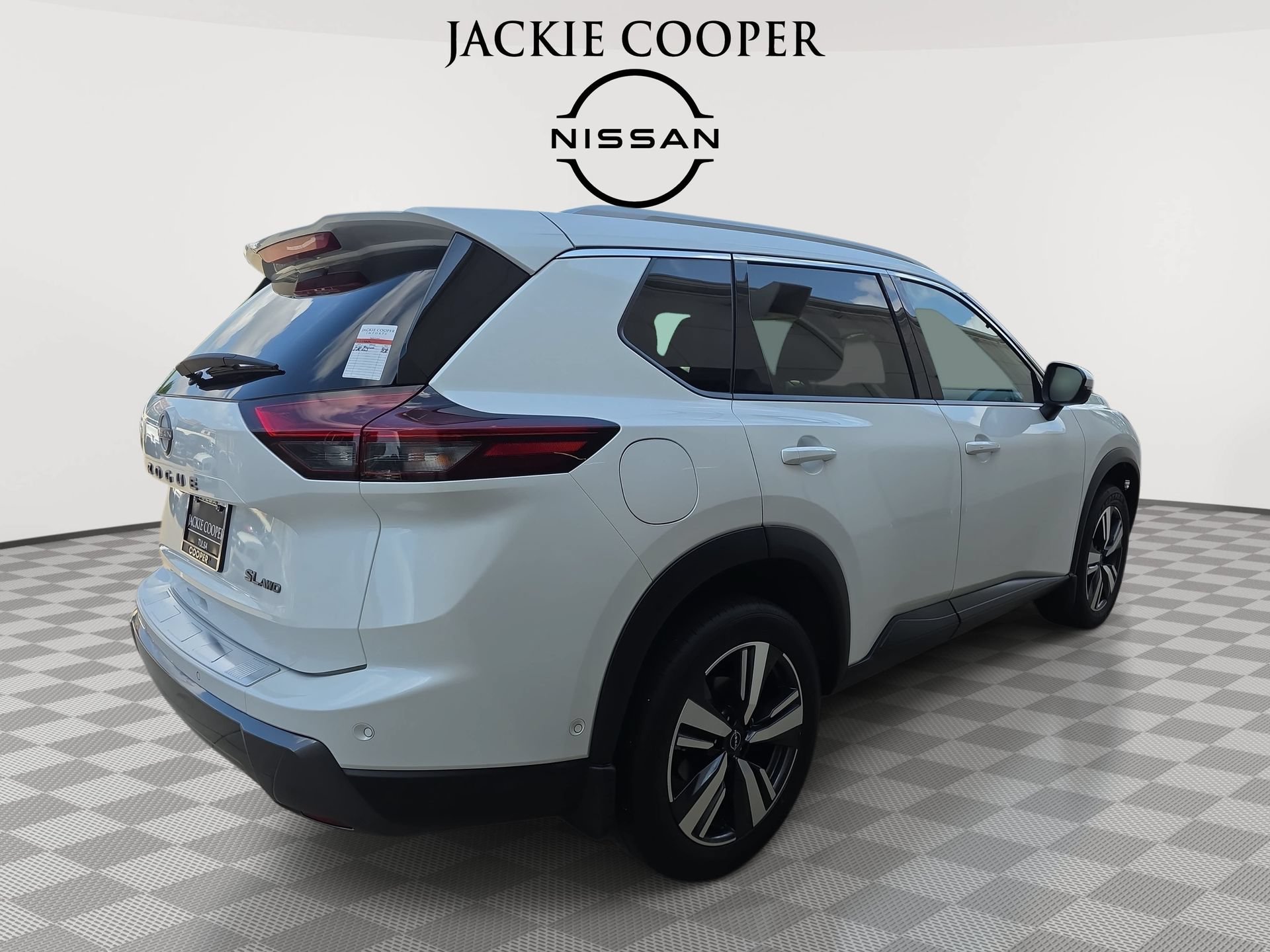 Used 2025 Nissan Rogue SL w/ SL Premium Package AWD/4WD image 5