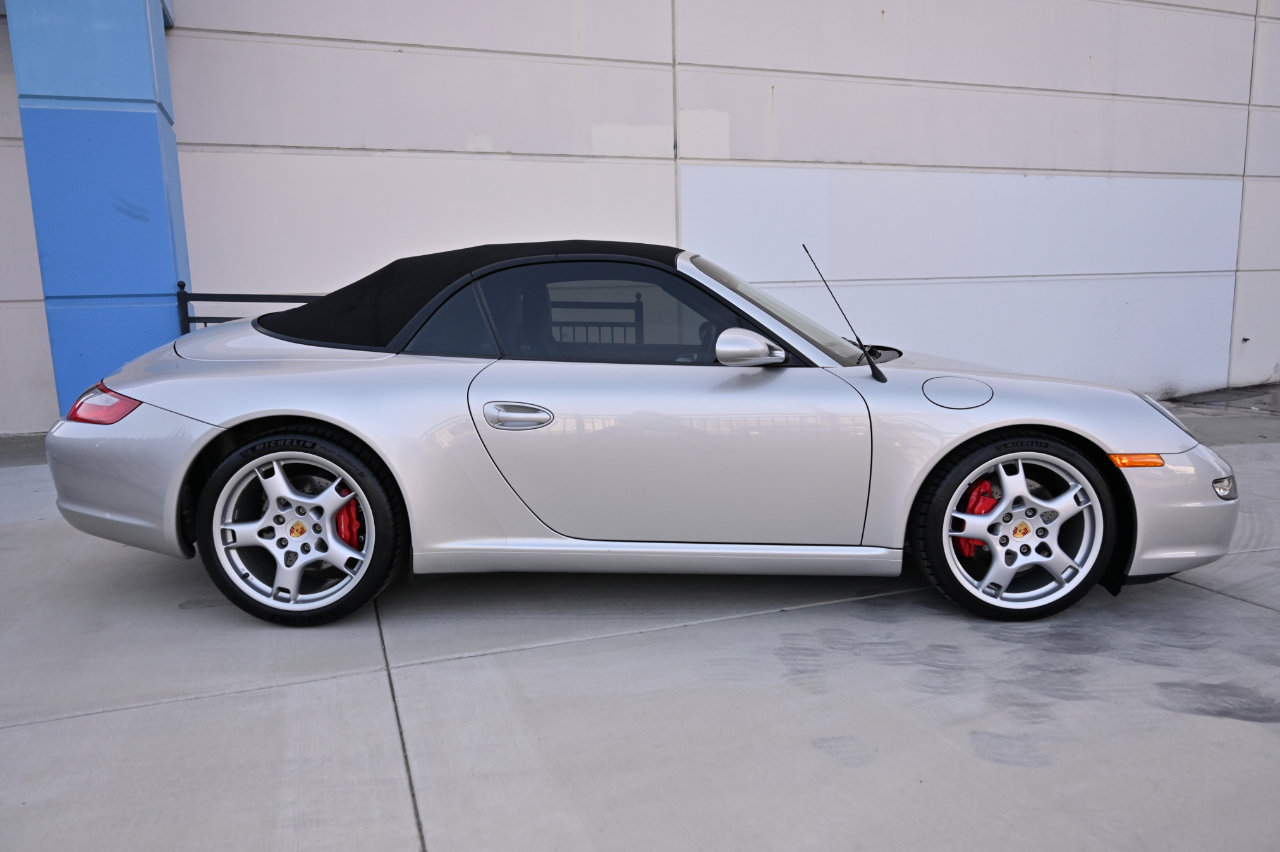 Used 2005 Porsche 911 Carrera S RWD image 12
