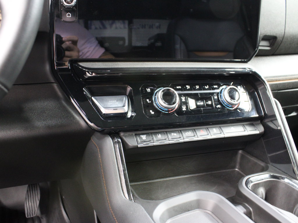Used 2025 GMC Sierra 2500 AT4 AWD/4WD image 70