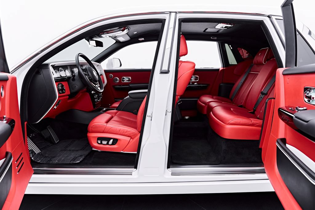 Used 2021 Rolls-Royce Phantom Sedan RWD image 44