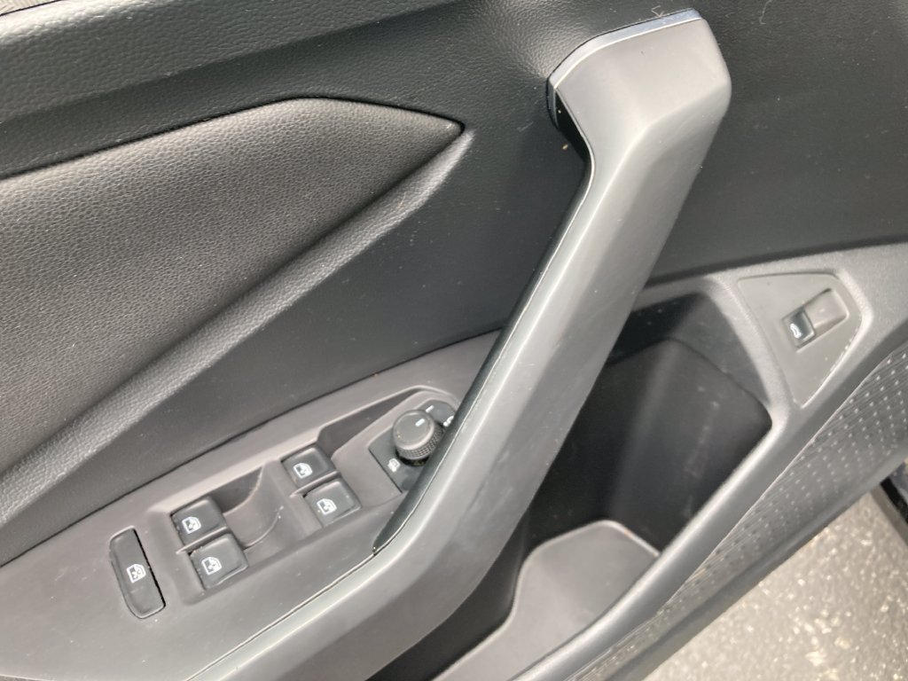 Used 2019 Volkswagen Jetta R-Line w/ R-Line Cold Weather Package FWD image 14