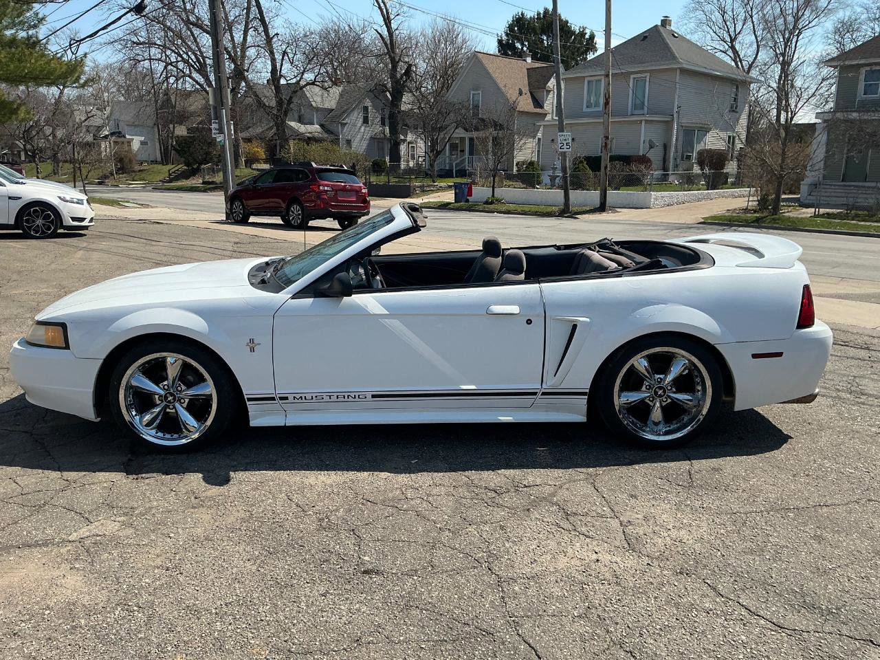 Used 2000 Ford Mustang Convertible RWD image 9