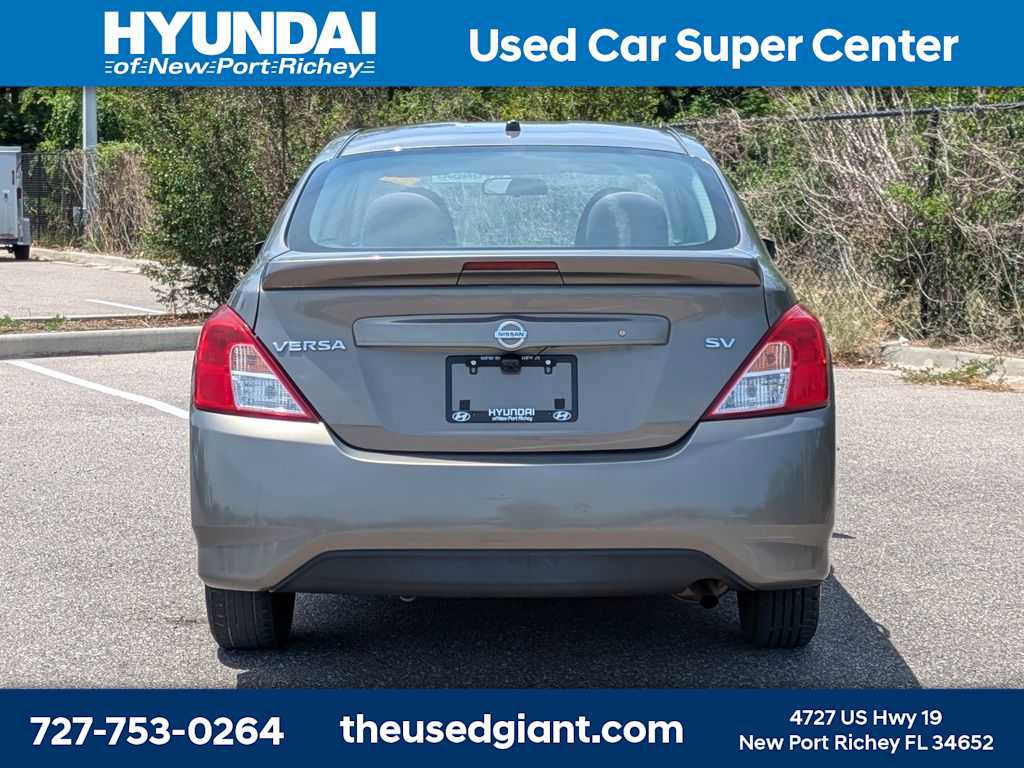 Used 2017 Nissan Versa SV FWD image 4