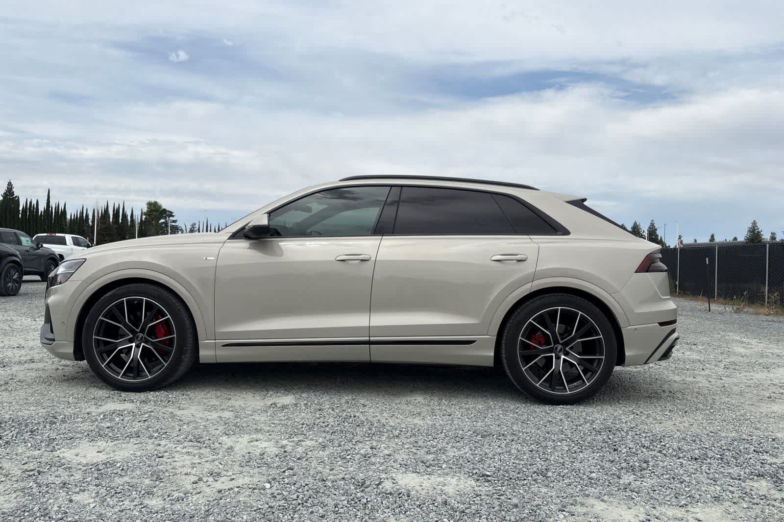Used 2023 Audi Q8 Prestige w/ Prestige Package AWD/4WD image 6