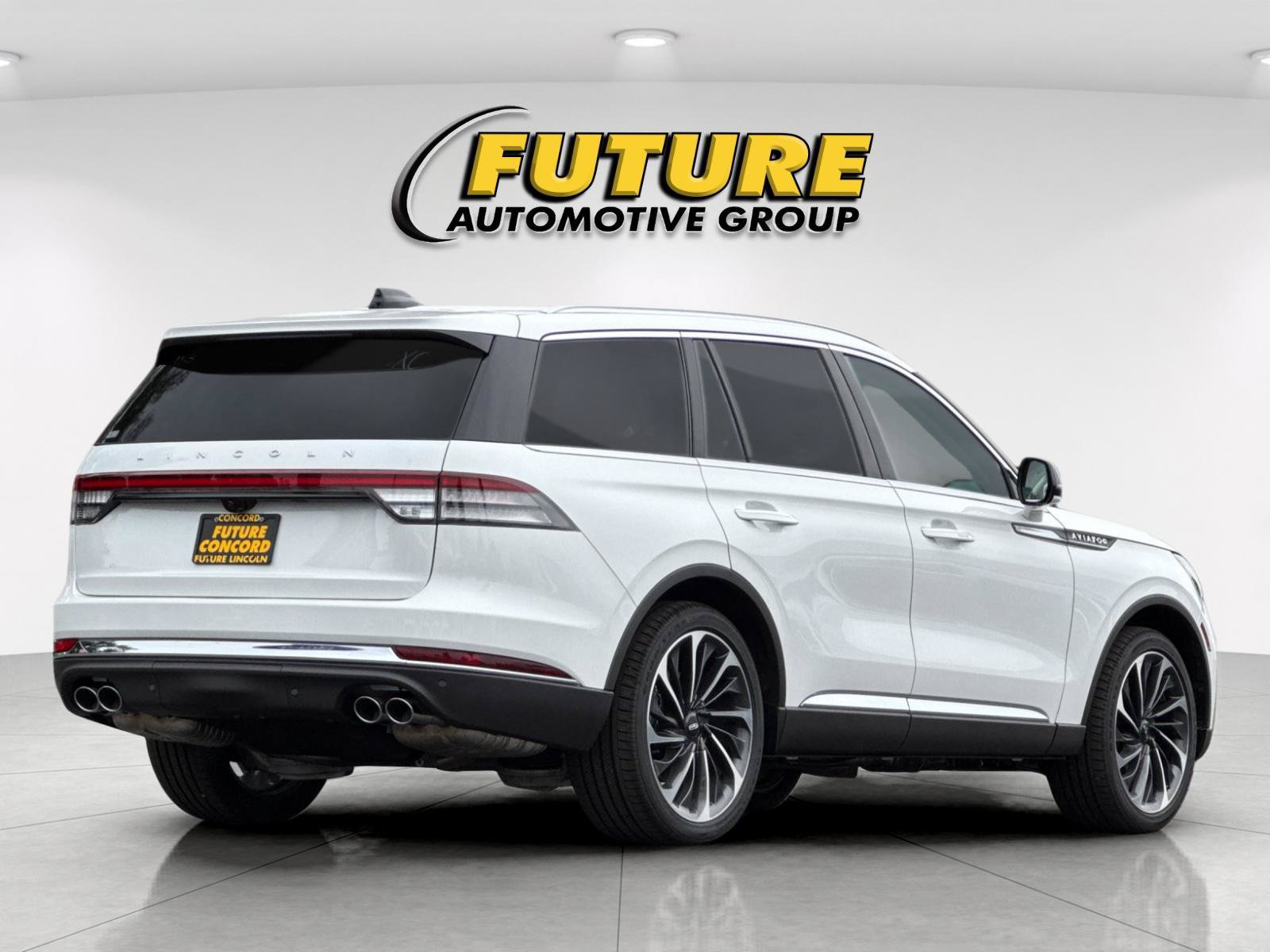New 2026 Lincoln Aviator Reserve AWD/4WD image 3