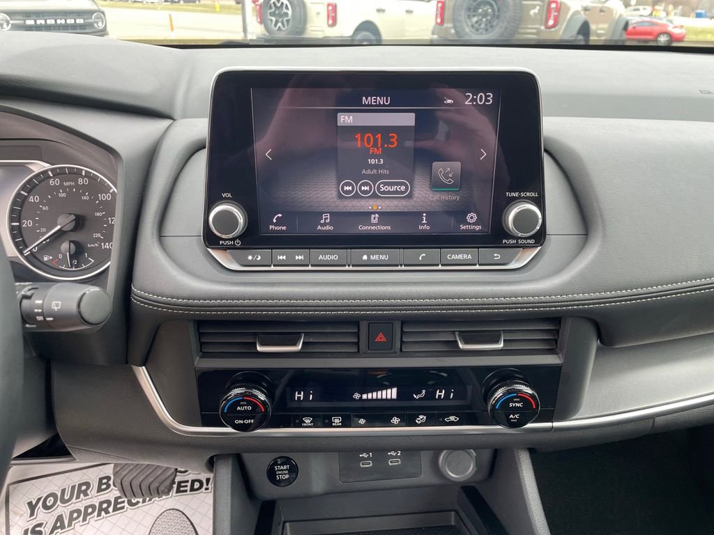 Used 2025 Nissan Rogue SV AWD/4WD image 17