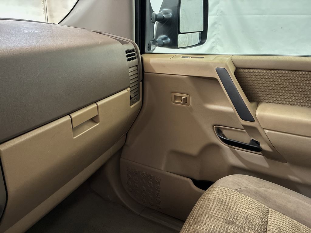 Used 2008 Nissan Titan SE image 22