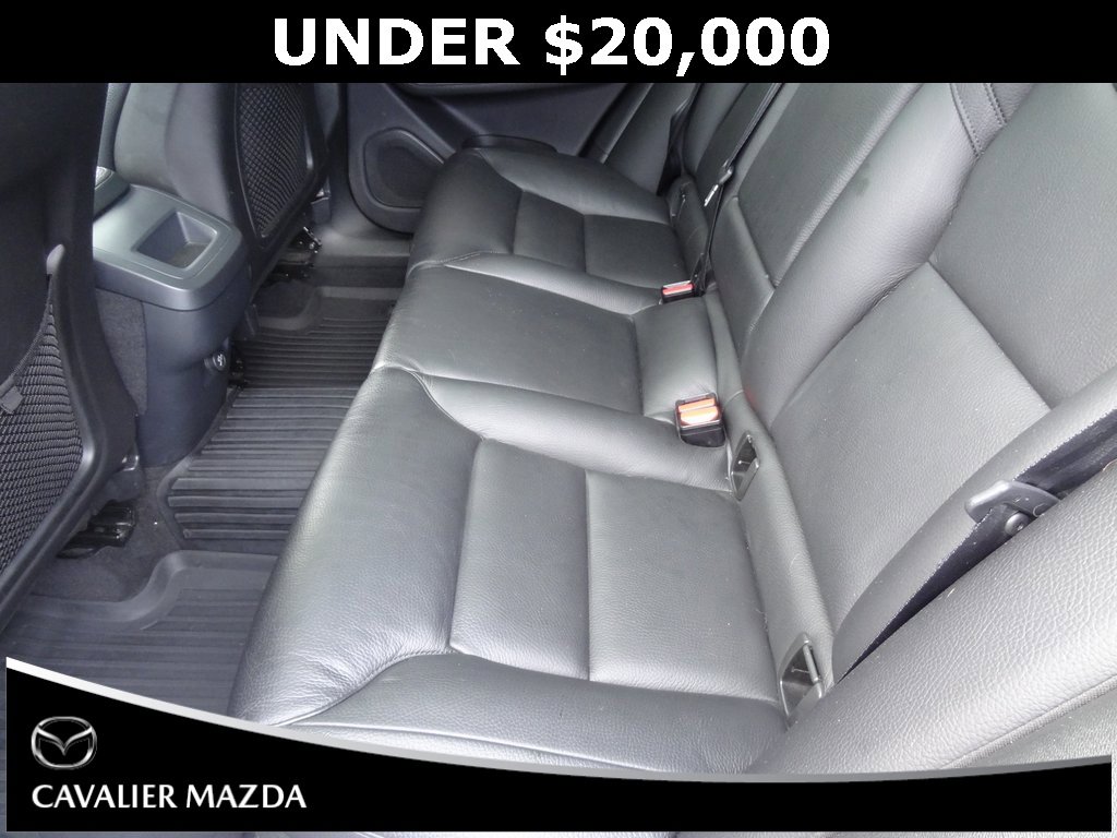 Used 2018 Volvo XC60 T6 Momentum w/ Convenience Package image 12