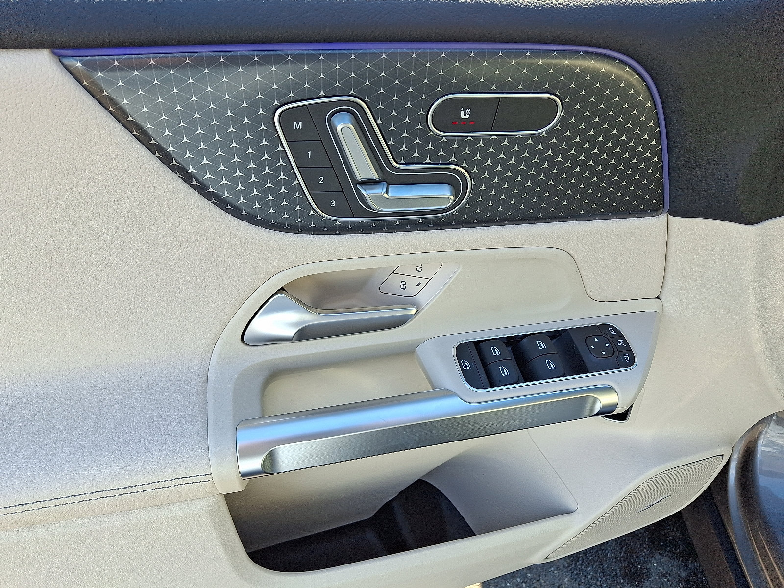 New 2026 Mercedes-Benz GLB 250 4MATIC image 10