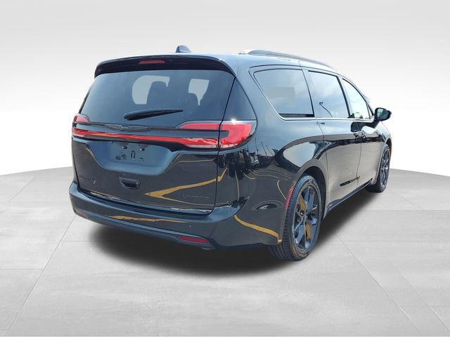 Used 2025 Chrysler Pacifica Limited FWD image 5