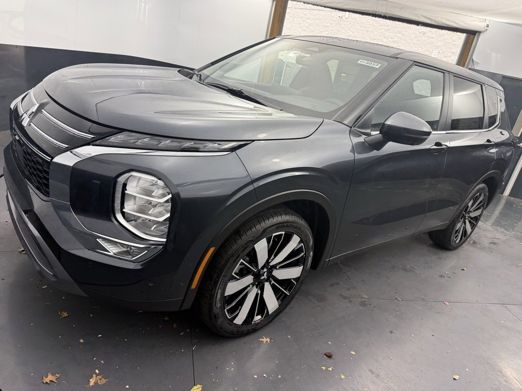 New 2025 Mitsubishi Outlander SEL image 7