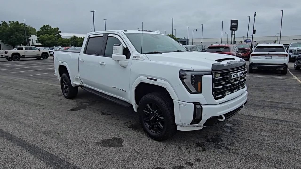 Used 2024 GMC Sierra 2500 AT4 w/ AT4 Preferred Package AWD/4WD image 2