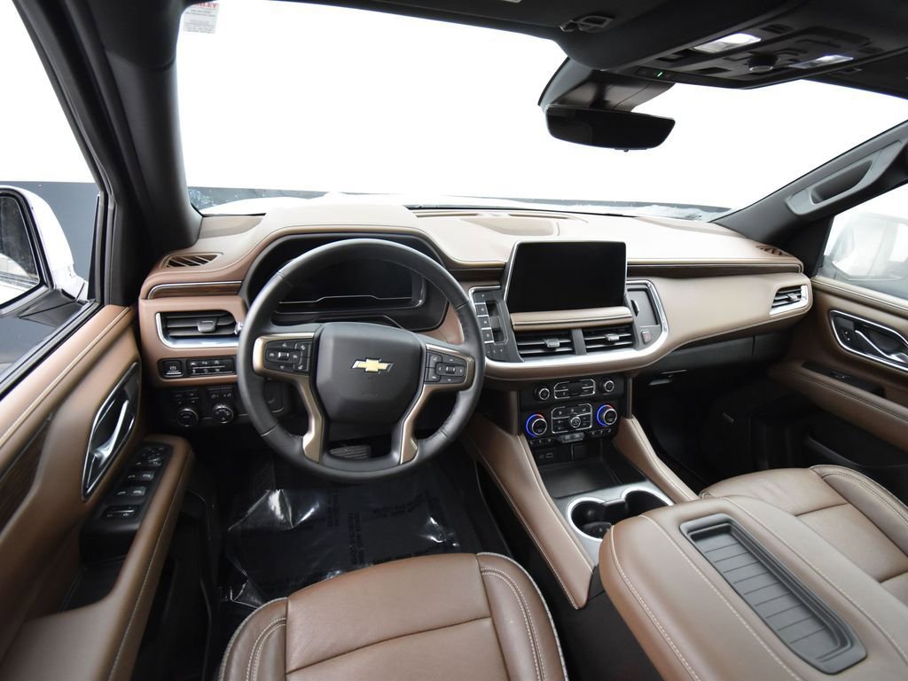 Used 2024 Chevrolet Suburban High Country image 11