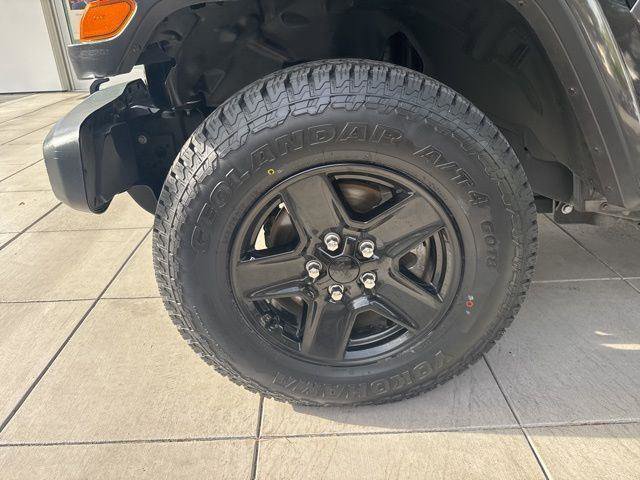 Used 2021 Jeep Gladiator Sport image 9