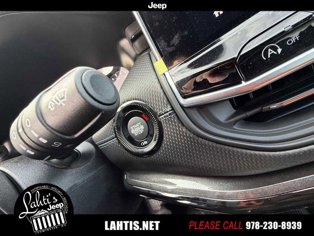 New 2026 Jeep Compass Limited image 17