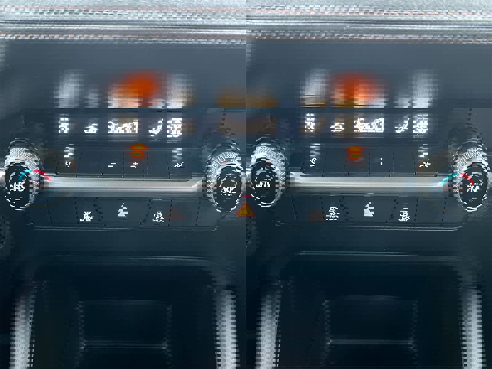 Used 2023 MAZDA MAZDA3 s image 27