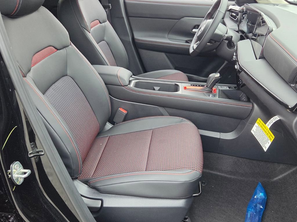 New 2026 Nissan Kicks SR w/ Cold Weather Package image 13