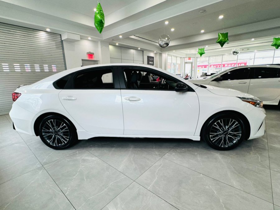 Used 2023 Kia Forte GT-Line w/ GT-Line Premium Package image 9
